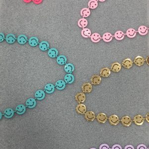 Chocker cara feliz, a todo color